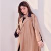 عباية لف شتوية من المخمل البيج بتفاصيل جلد عنابي وأكمام واسعة مزينة بأزرار - Image 3