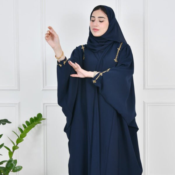 عباية لف كحلية بتصميم فراشة وأكمام بف مزينة بشك ذهبي أنيق وجذاب - Image 2